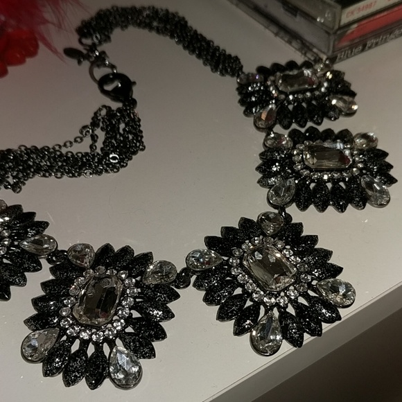 SPARKLING JEWEL NECKLACE - Picture 2 of 3